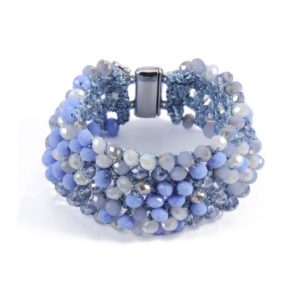INAstyle I Breites Armband MARCELLA mit hellblauen, creme- und champagnerfarbenen Glaskristallen und silber Magnetverschluss!