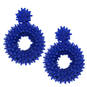 INAstyle I Großer Steckerohrring Glitta in Blau mit rundem Anhänger und vielen kleinen Blüten aus Kunststoff!
